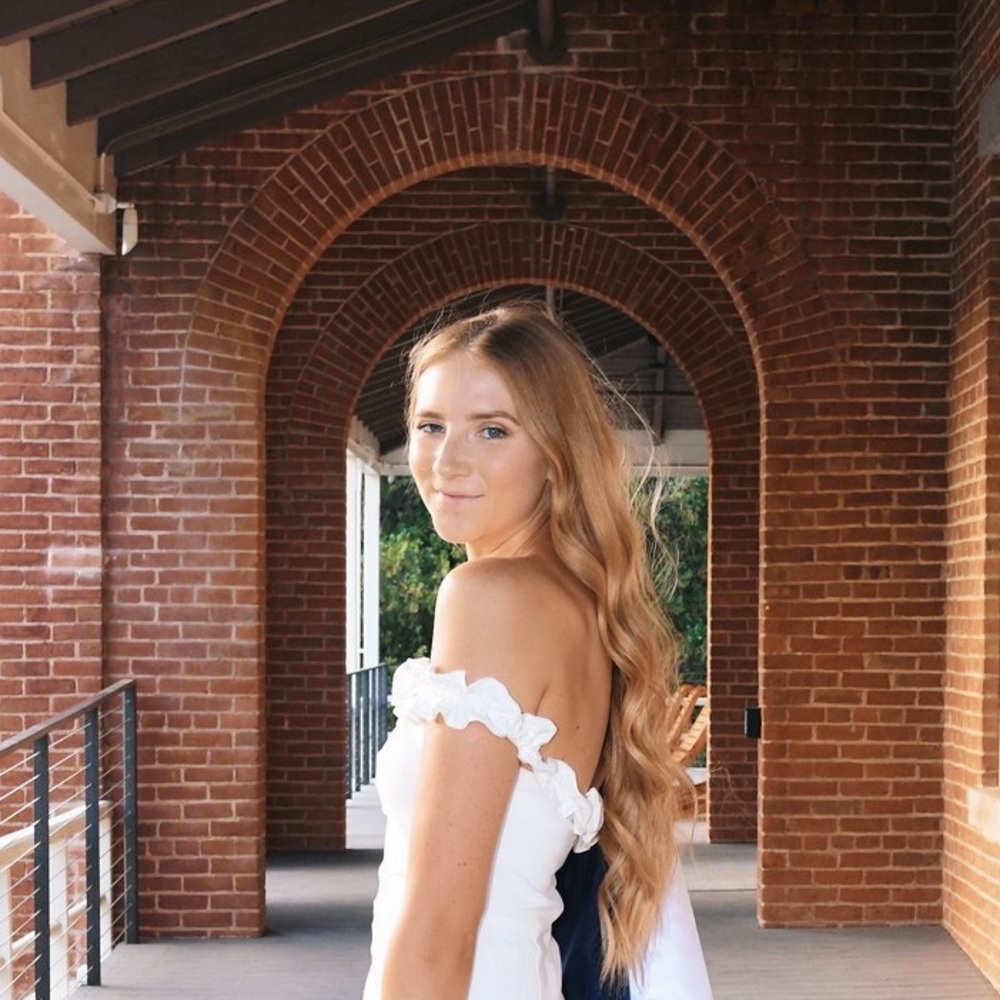 Meet your Posher, Lauren
